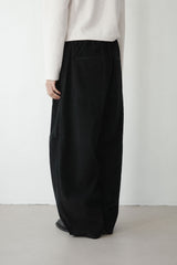 volume curved corduroy pants