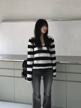Stripe V-neck knitwear (one color)