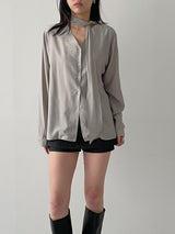 Lien V-Neck Tie Blouse