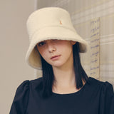 VA Stud Fleece Bonnet Hat / White