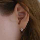 ペティストーンピアス_white