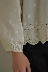 Cottage Embroidery Garden Blouse [Ivory]