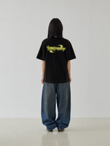 ファチュリスティックロゴtシャツ