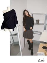 Chic black unbalanced off-shoulder knitwear