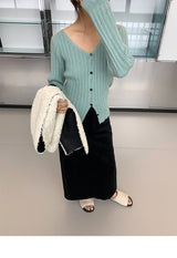 カラーVネックスリムウールカーディガン