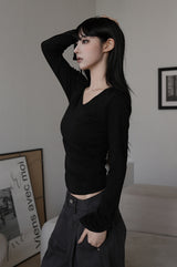 スリムVネックニットTシャツ
