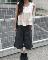 Stud bermuda pants