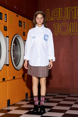 スカイブルーCパッチオックスフォード長袖シャツ／ホワイト [Unisex]