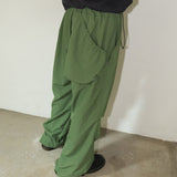 Packable parachute cargo pants / Evergreen