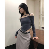 ストラップオフショルダーTシャツ