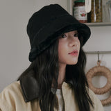 Moon Suede Bonnet Hat (Black)