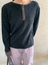 Hom ヘアリーボタン カラーマッチングニットTシャツ