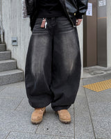 ドットヘビーブラッシュドバルーンデニムパンツ