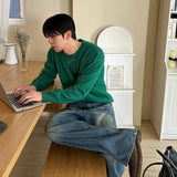 CLASSIC ROUND KNIT