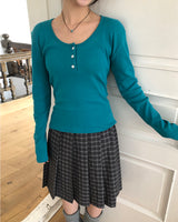 ロニルパンチングボタンUネックTシャツ