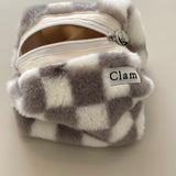 クラムラウンドポーチ_Fur Gray Checkerboard