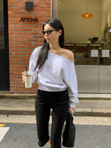 [MADE] Stern hip-to-way off-shoulder sweatshirt