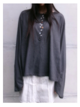 multi button tee