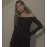 ONE SHOULDER BUTTON TEE-BLACK