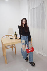 ブラックオフショルダー長袖Tシャツ