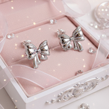 [ILLIT ウォンヒ Piercing] パフィーリボンピアス - Silver Color