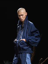 RELABEL 24AW クリサリス - かさぶたブルー パッチワーク ハーフハイ スタンド カラー バットウィング スリーブ シルエット プリント ジャケット