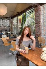 イエロークリームオフショルダーショートスリーブニットTシャツ
