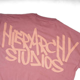 Hierarchy Studios - グラフィティーワイドロゴオーバーサイズTシャツ ダスティーピンク