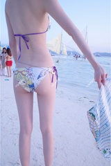 夏の女の子ビキニ