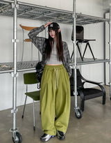 Plain two-pin tuck balloon training pants