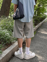 Lur One tuck Bermuda pants
