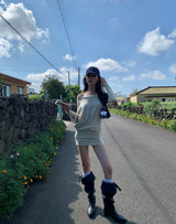 ベージュルーズフィットワイドネックミニドレス