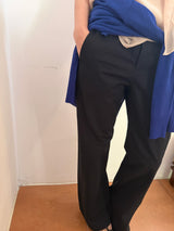 line curve pants