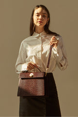 LAZEL CROC フラップトートレザーバッグ / Wani Burgundy