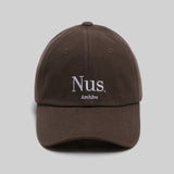 Nus. アーチボールキャップ（ブラウン）