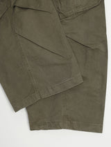 Curved diagonal cargo banding pants