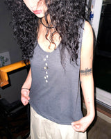 (2color) Mismatched Button Neck Slub Sleeveless Tee