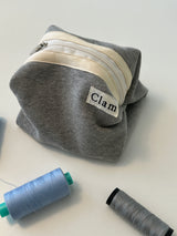Clam ラウンドポーチ _ スナッググレー