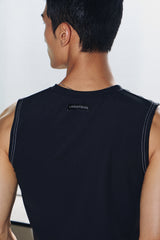 Curved half zip up sleeveless(Black)