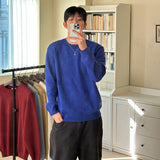 CLASSIC ROUND KNIT