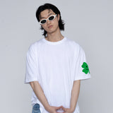 [UNISEX] One Side Clover Smile Short-Sleeved T-shirt
