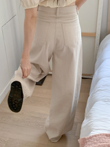 エニーピンタックパンツ