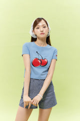 シグネチャービックチェリークロップTシャツ【スカイ】