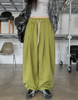 Plain two-pin tuck balloon training pants