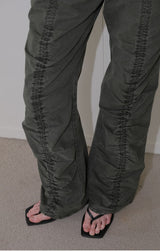 C SHIRRING DETAIL PANTS_KHAKI