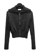 Hard high-neck washed knit zip-up