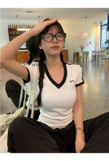 ブラックラインリボンVネックショートスリーブtシャツ