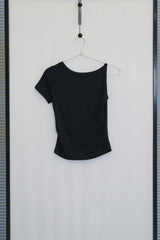 アシンメトリックツイステッドショルダートップ (Black)