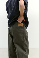 Semi Curved Herringbone Twill Pants (Khaki)