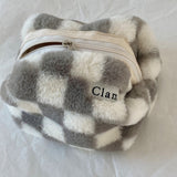 クラムラウンドポーチ_Fur Gray Checkerboard